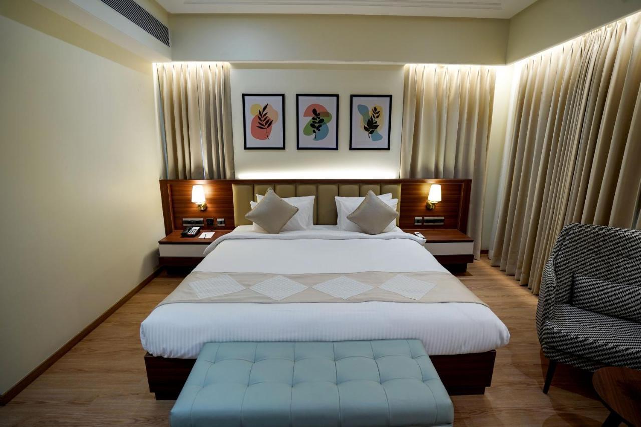 M2 Square By Monday Premium Hotel Nagpur Exterior photo