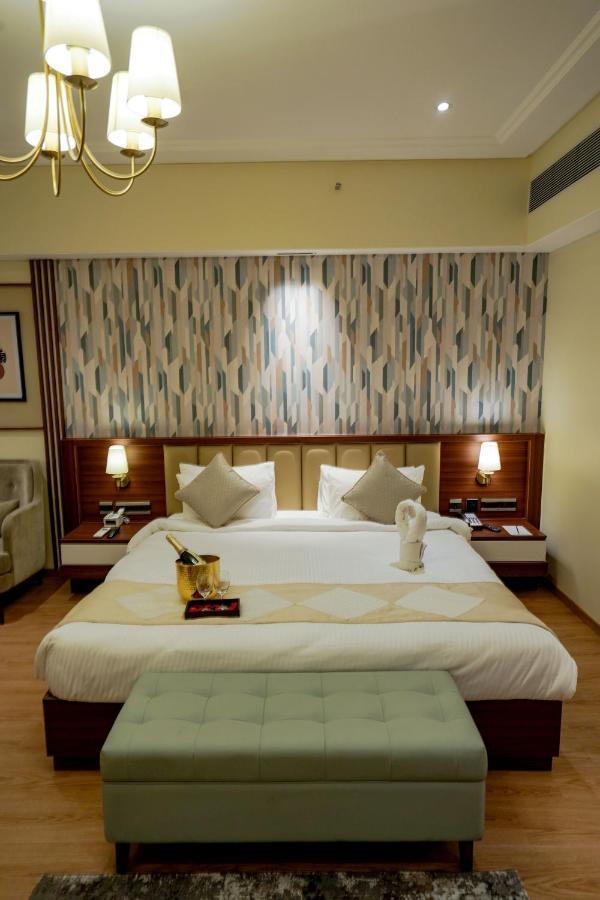 M2 Square By Monday Premium Hotel Nagpur Exterior photo