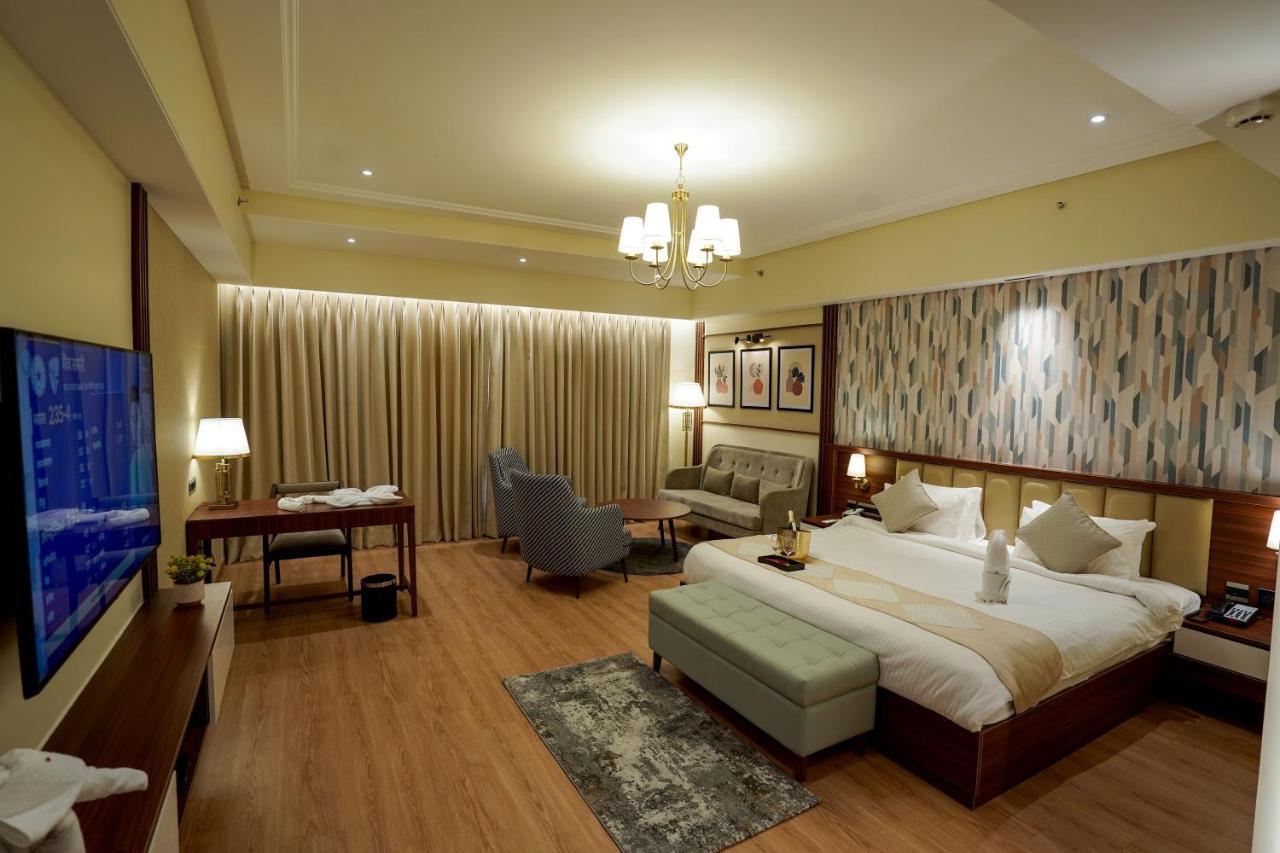 M2 Square By Monday Premium Hotel Nagpur Exterior photo