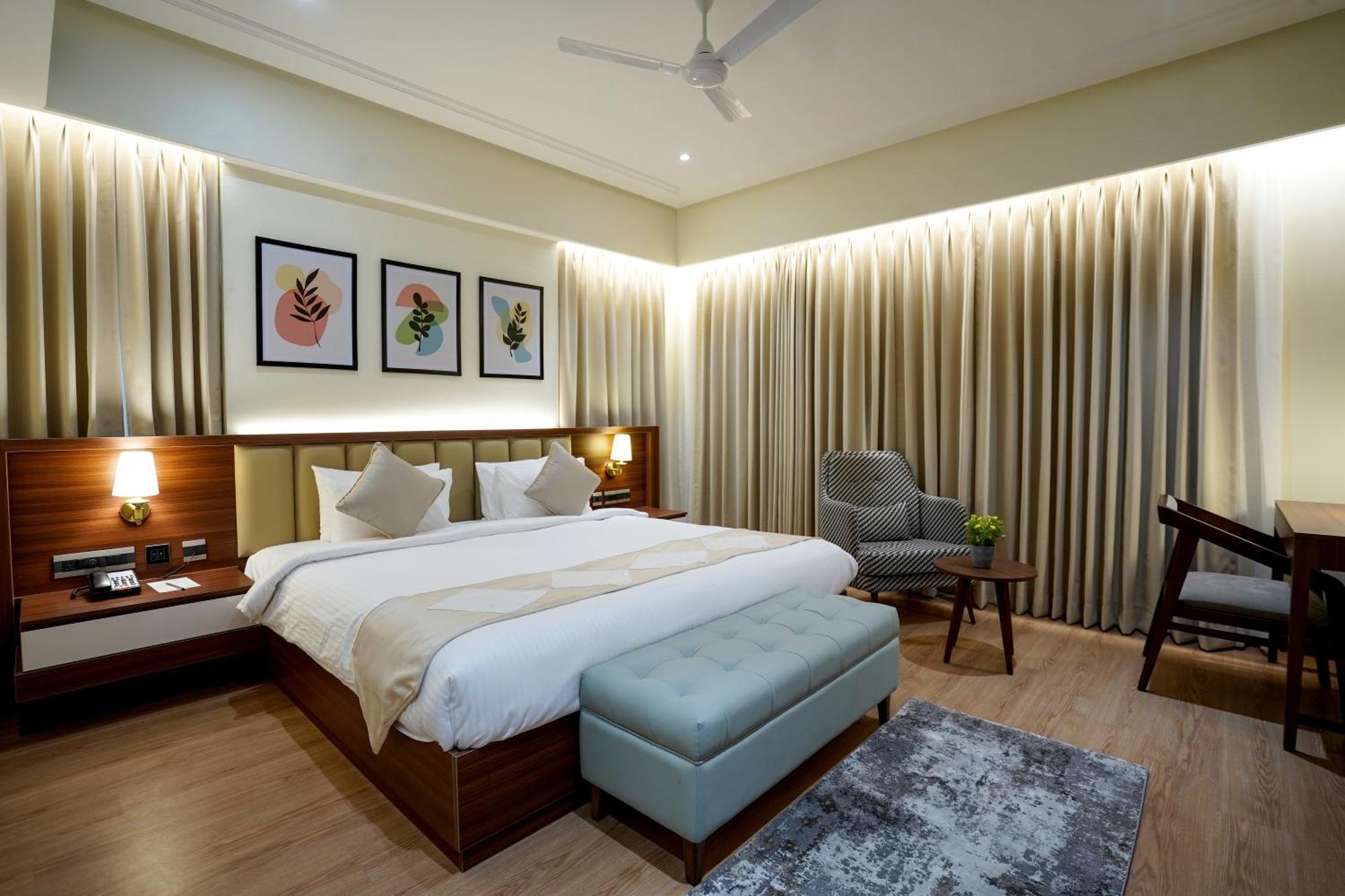 M2 Square By Monday Premium Hotel Nagpur Exterior photo